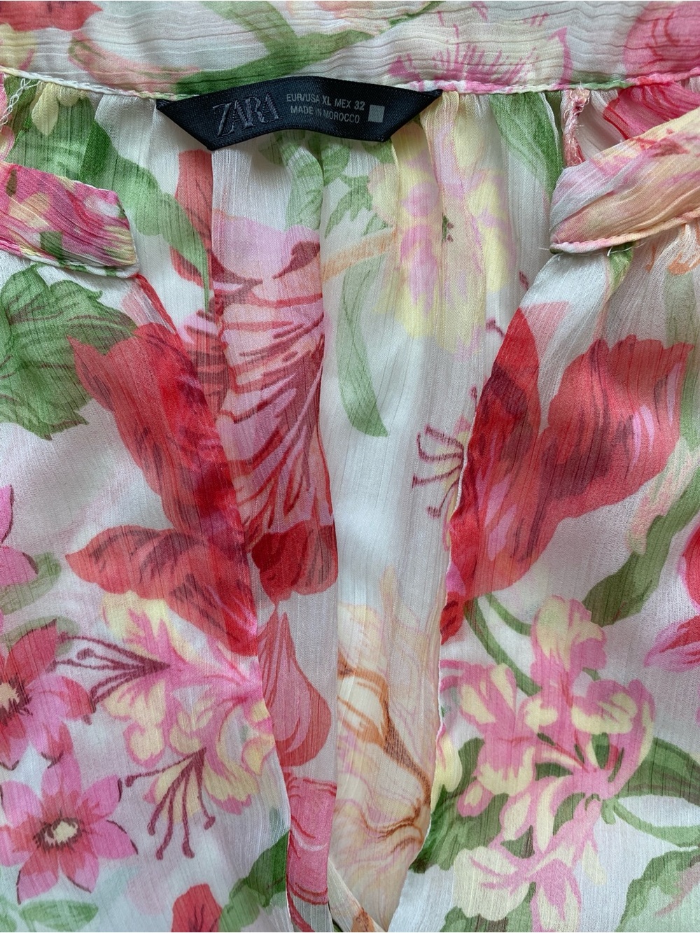 Zara Pink and Green Floral Printed Flowy Blouse with Romantic Ruffle Details XL - Picture 8 of 11
